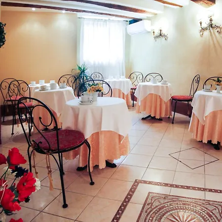 Antica Residenza Cicogna Siena