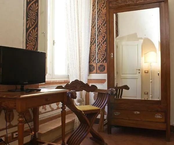 Antica Residenza Cicogna 3* סיינה